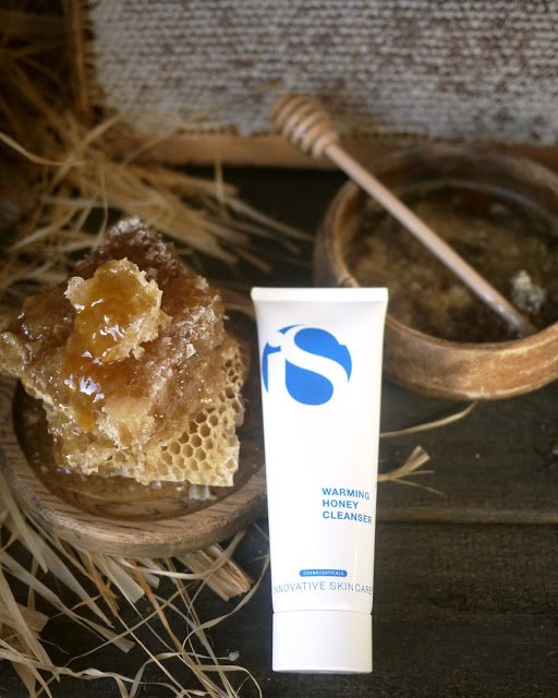 Warming Honey Cleanser от iS CLINICAL