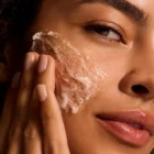 Cleansing Complex Polish ідеально підходить для всіх типів шкіри