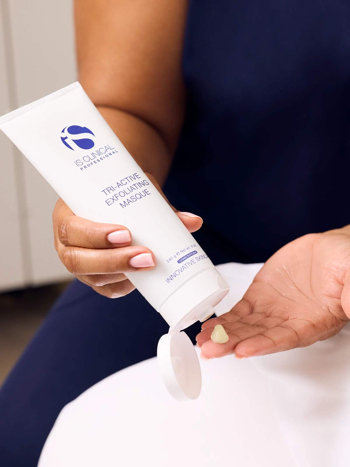 Tri-Active Exfoliating Masque Для професійного застосування - Омолодження